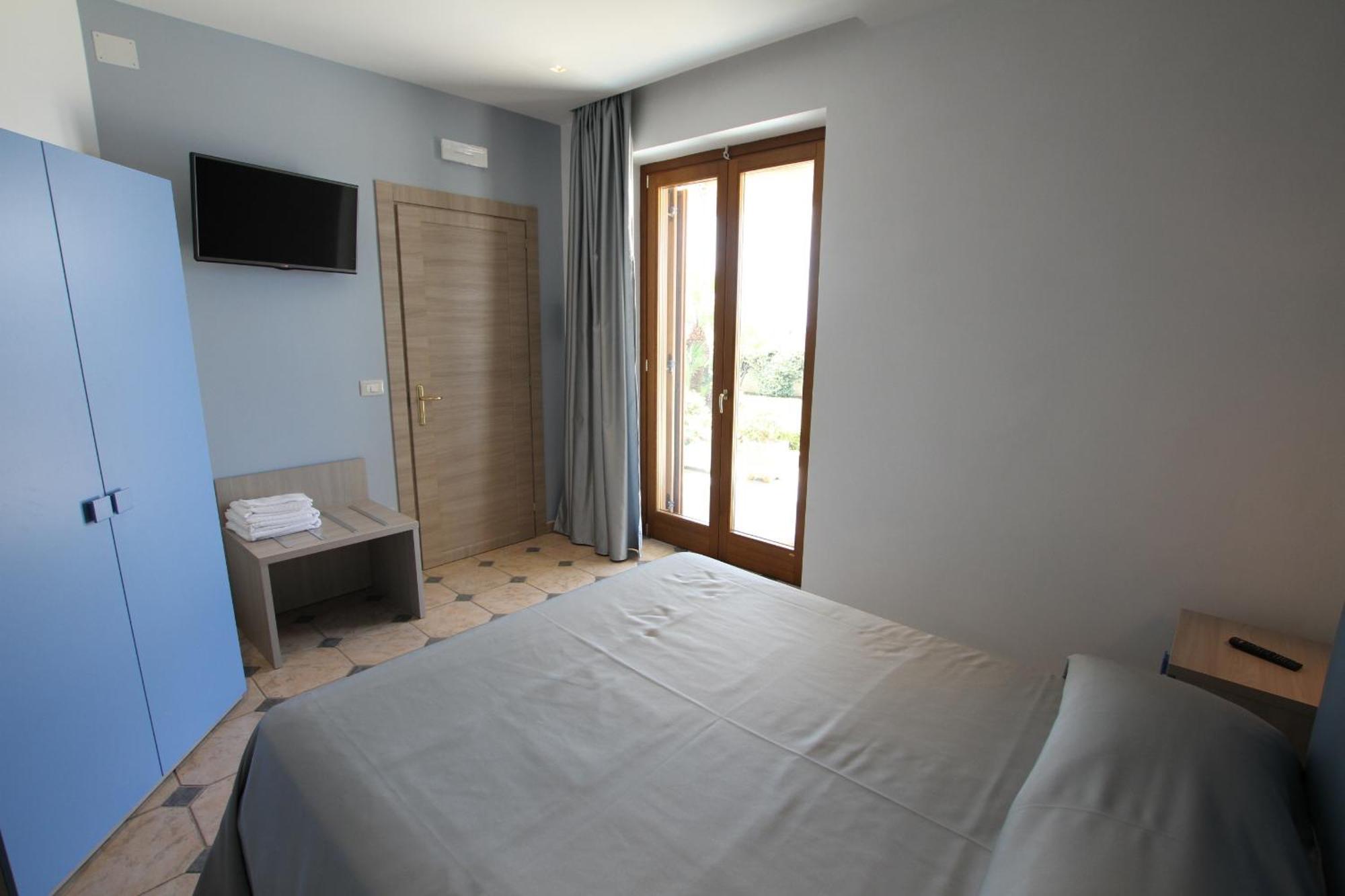 La Suite Del Faro Scalea Room photo
