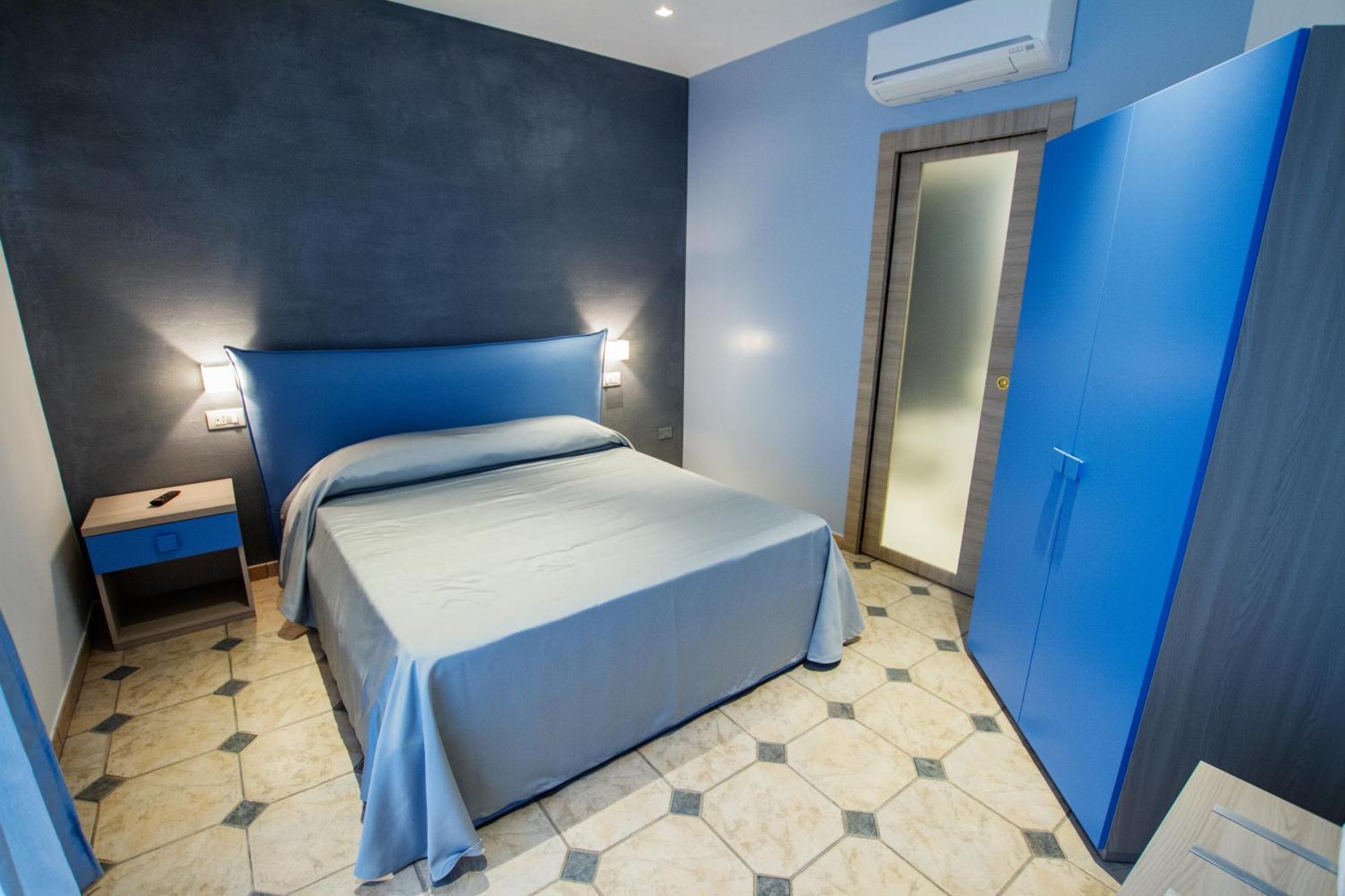 La Suite Del Faro Scalea Room photo
