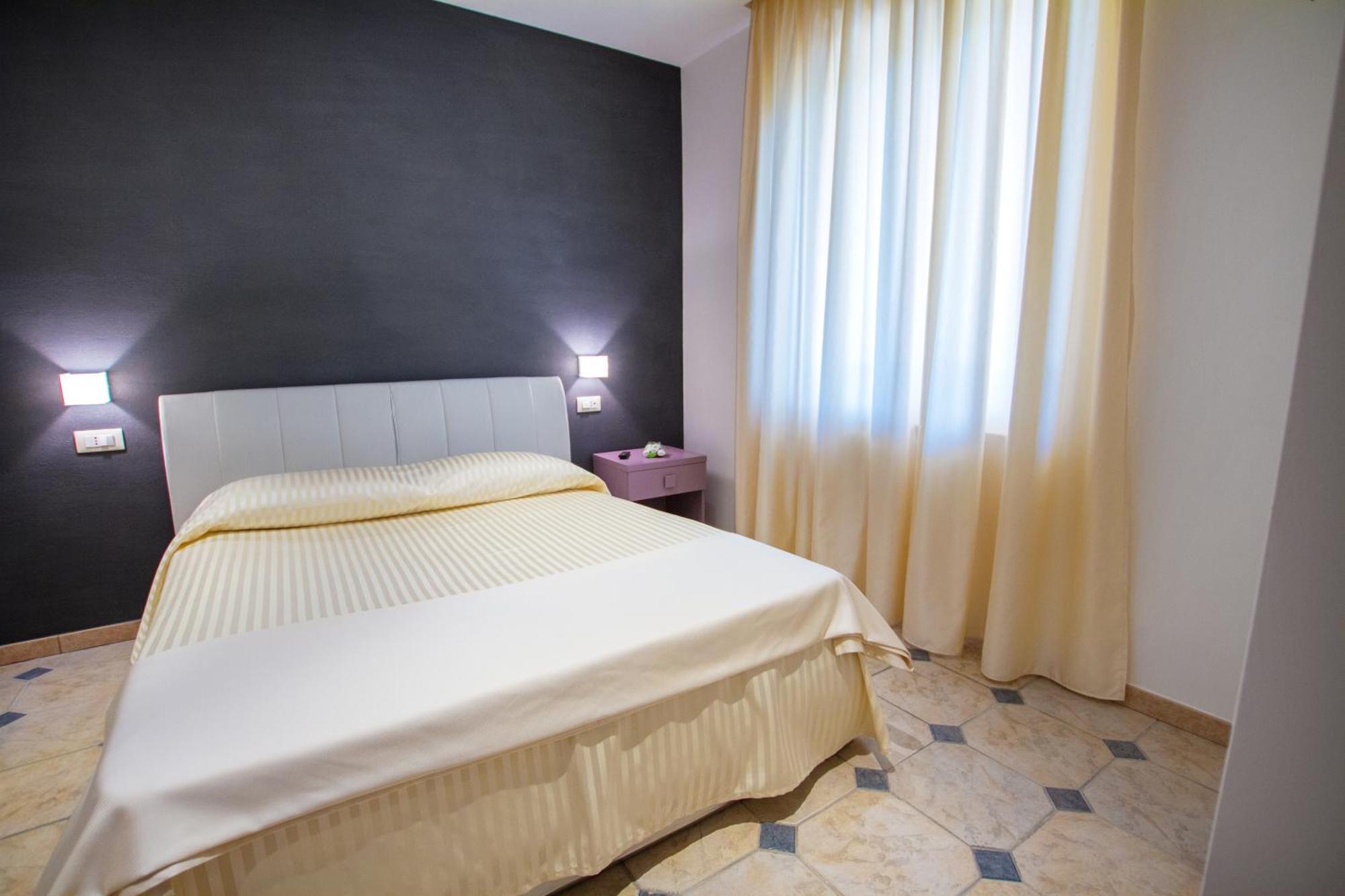 La Suite Del Faro Scalea Room photo