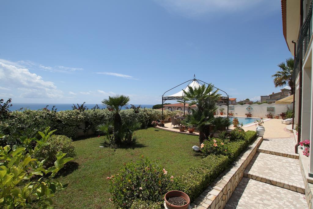La Suite Del Faro Scalea Exterior photo