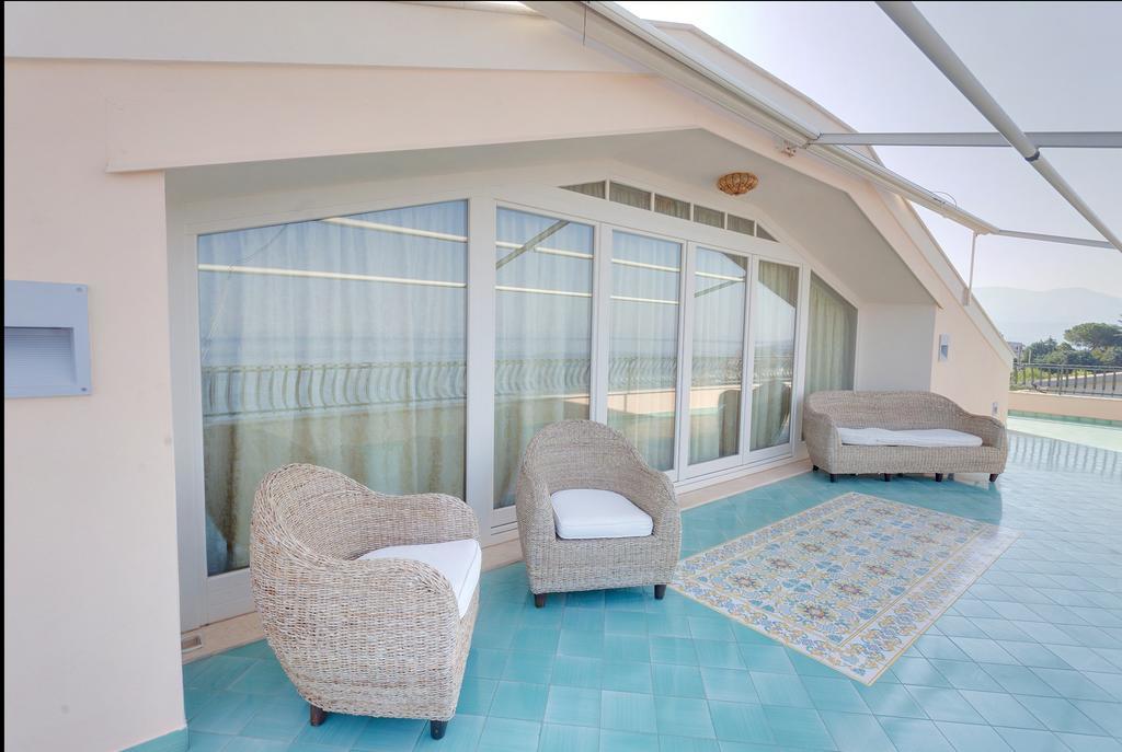 La Suite Del Faro Scalea Exterior photo