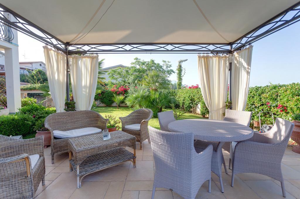 La Suite Del Faro Scalea Exterior photo